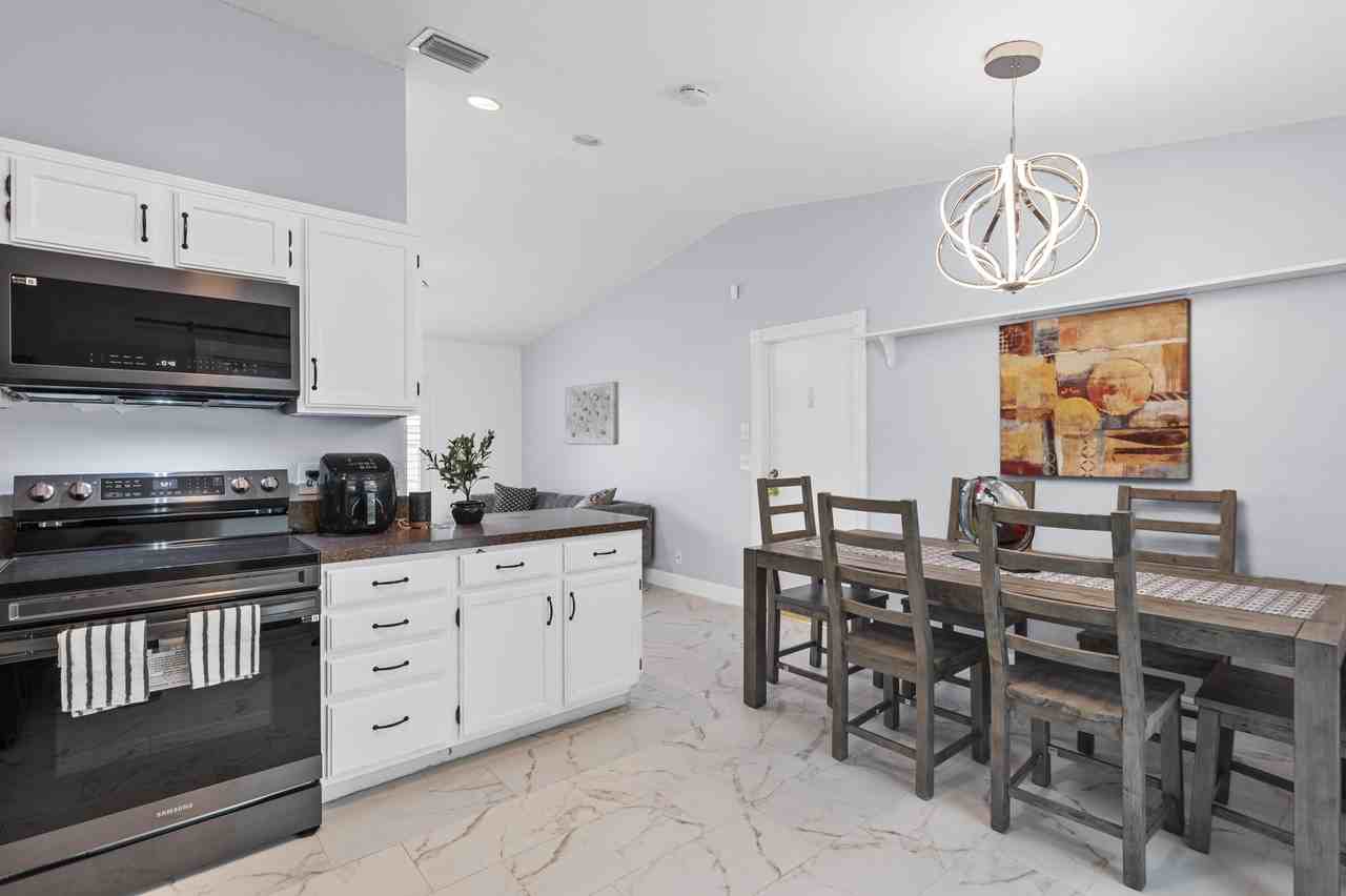 812 Nw 6th Ave - Photo 7 of 26