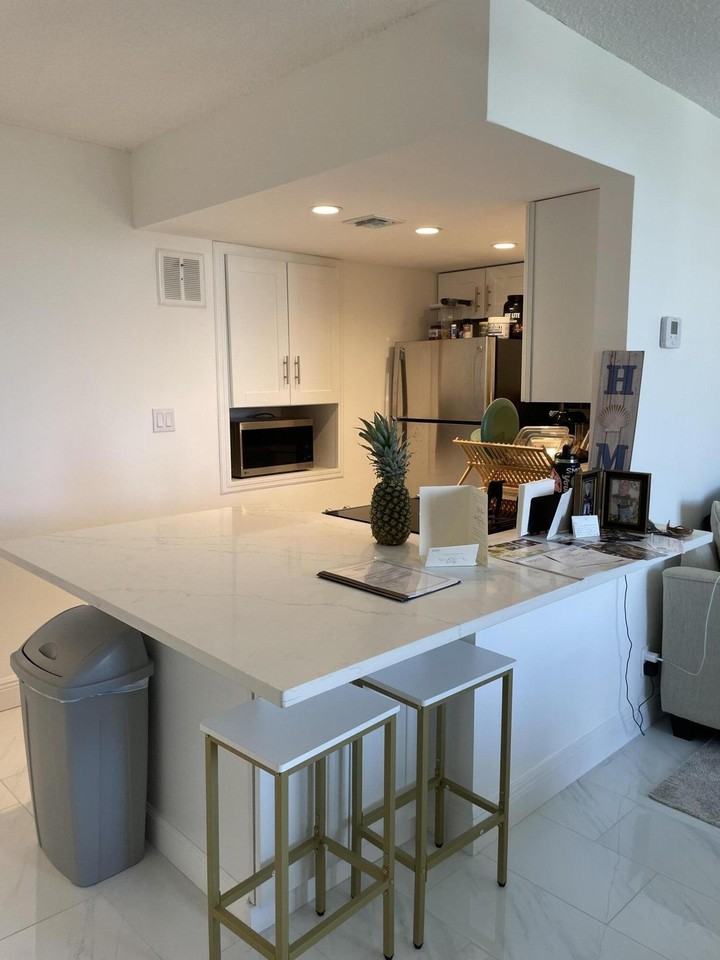 1731 Se 15th St Apt 505 - Photo 2 of 6