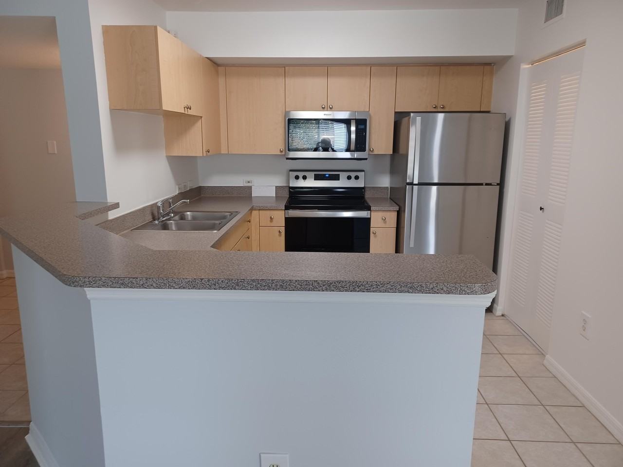 215 Villa Cir - Photo 3 of 27