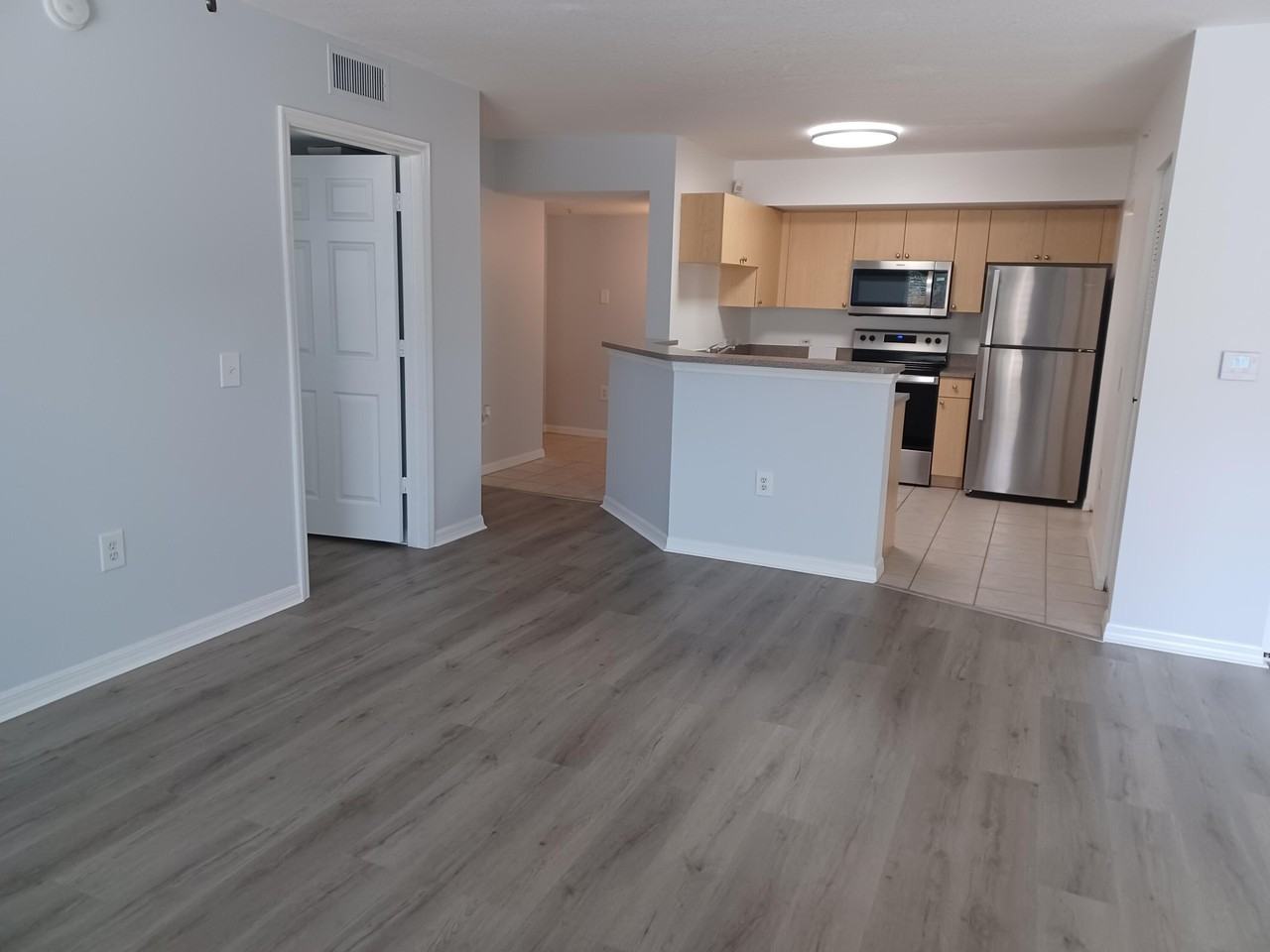 215 Villa Cir - Photo 4 of 27