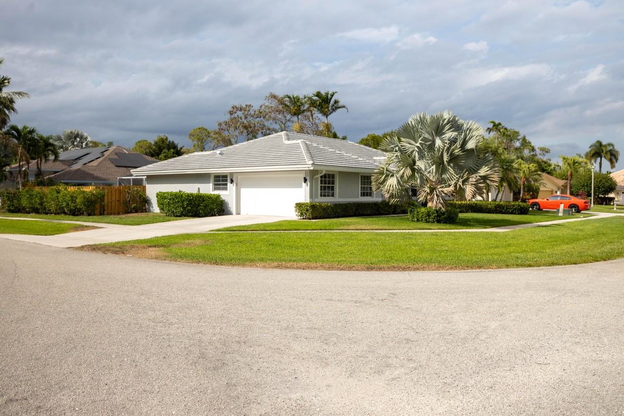 13590 Callington Dr - Photo 3 of 26