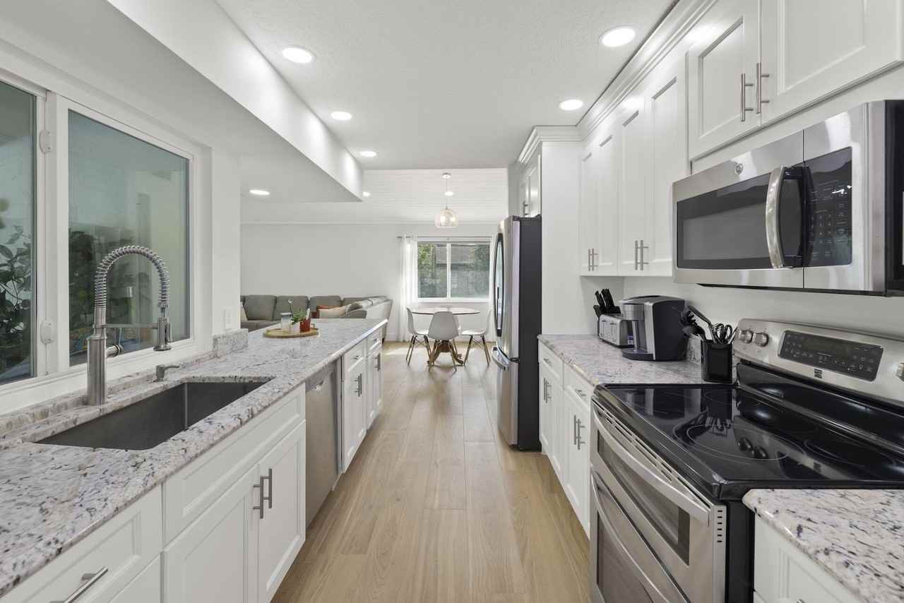 12151 Old Country Rd N - Photo 6 of 28