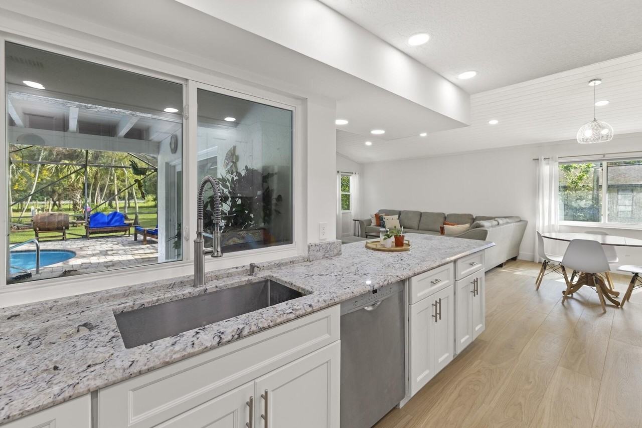 12151 Old Country Rd N - Photo 7 of 28