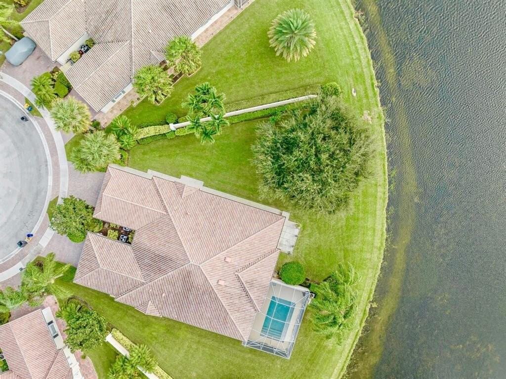 8270 Eleuthera Ln - Photo 6 of 25