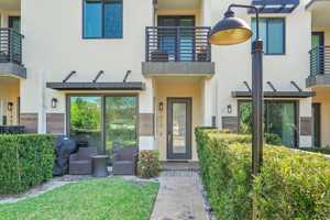 featured image of 1410 Sw 4th Ave Unit 1410