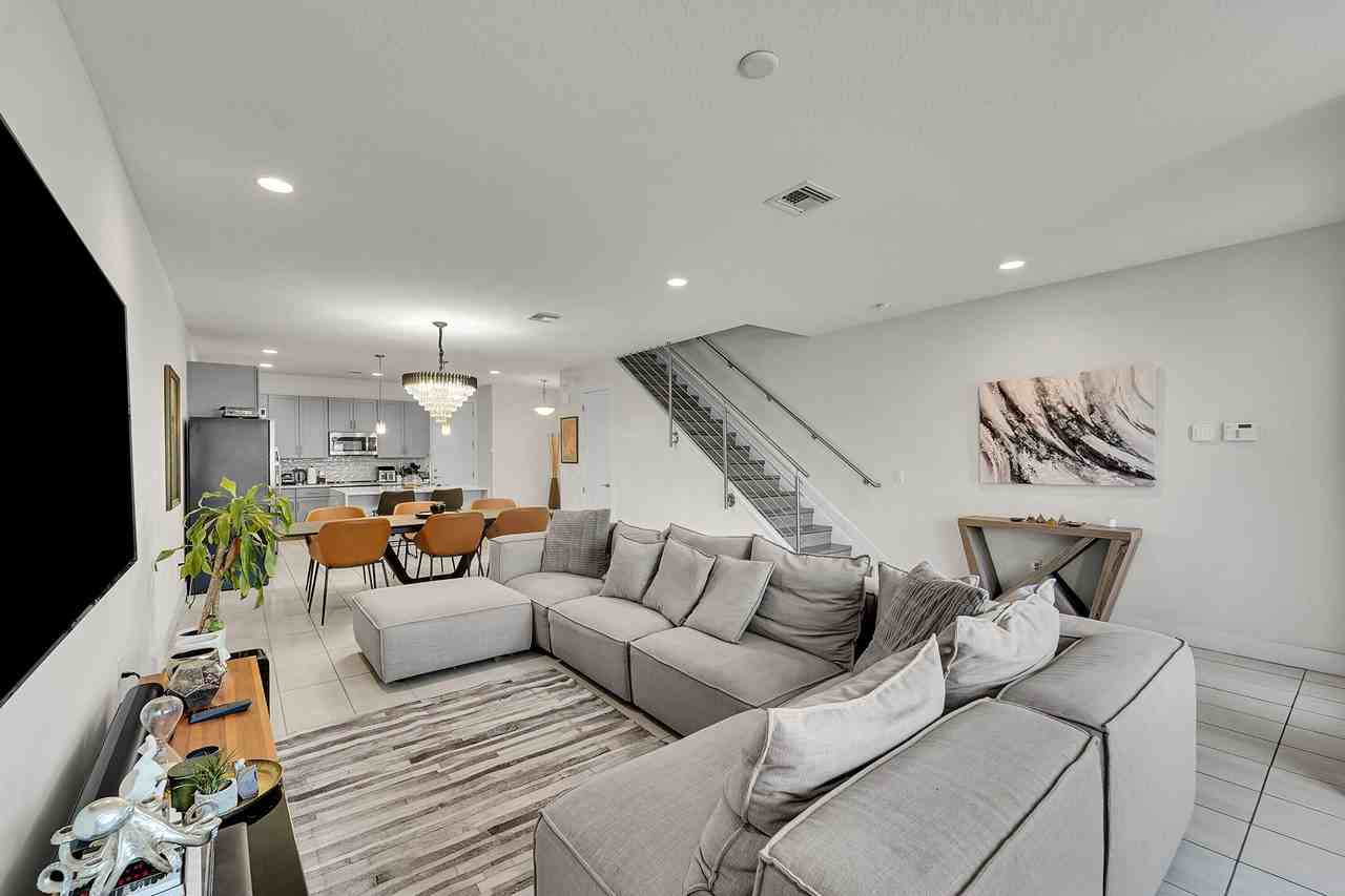 1410 Sw 4th Ave Unit 1410 - Photo 4 of 27