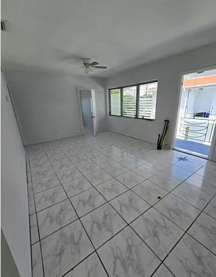 1440 Ne 171st St Apt 4 - Photo 2 of 8