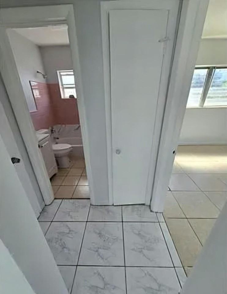 1440 Ne 171st St Apt 4 - Photo 5 of 8