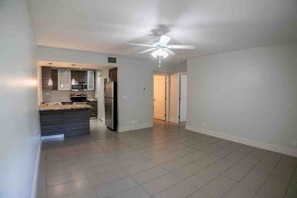 64 Isle Of Venice Dr Apt 26 - Photo 6 of 39