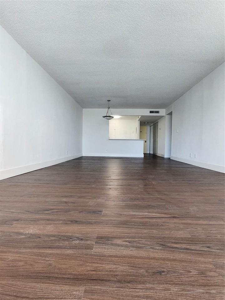 9001 Sw 77th Ave Apt C802 - Photo 3 of 24