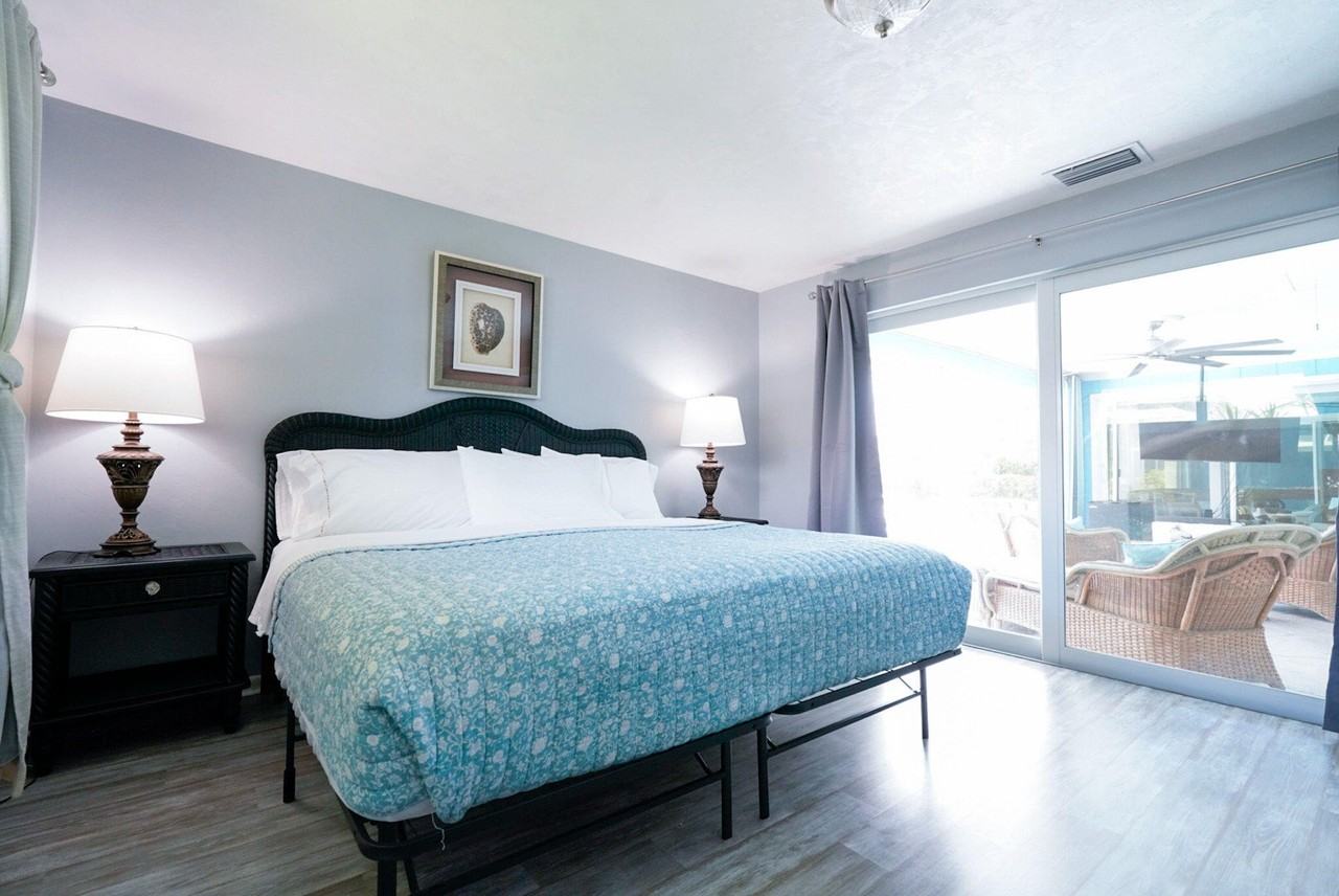 1351 Oaklawn Ct - Photo 3 of 36