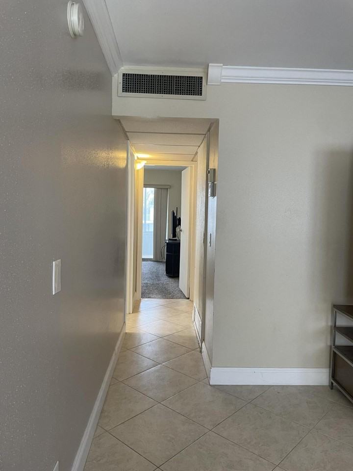 564 Brittany L - Photo 7 of 48