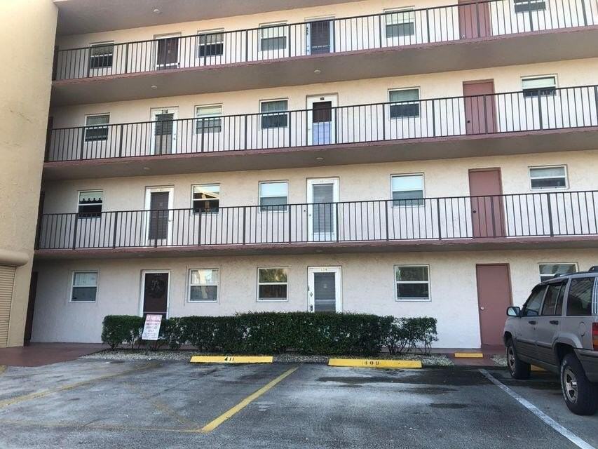 225 Bonnie Blvd Apt 109 - Photo 2 of 5