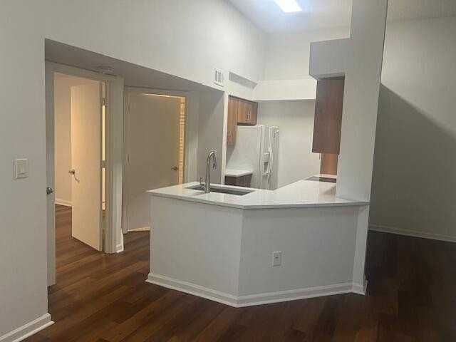 1050 Crystal Way Apt D - Photo 4 of 15