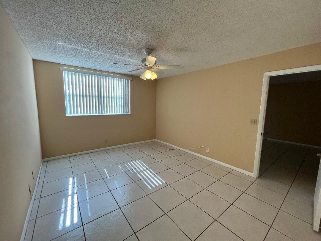 2885 Sw 22nd Ave Apt 106 - Photo 5 of 18