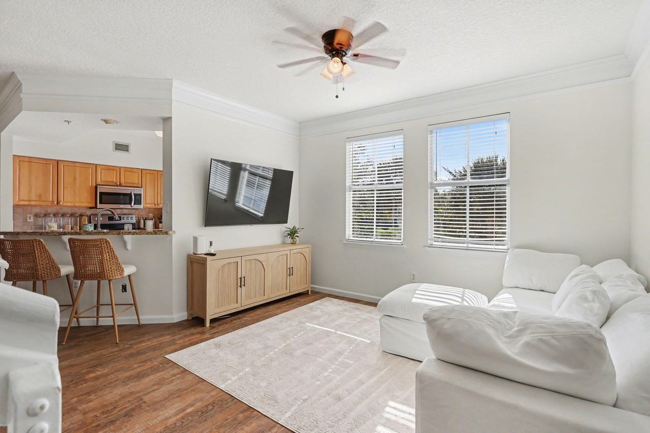 2044 Alta Meadows Ln Apt 1809 - Photo 6 of 31