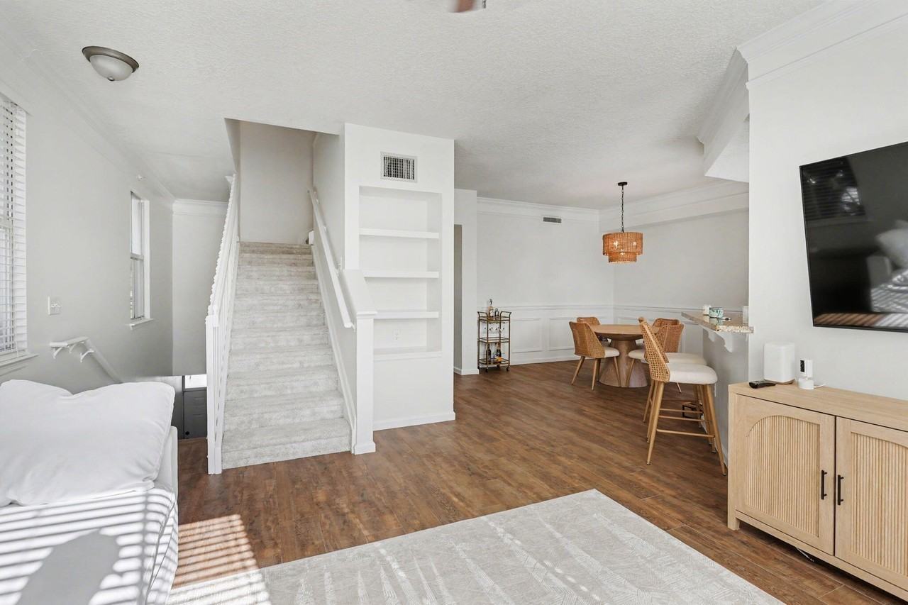 2044 Alta Meadows Ln Apt 1809 - Photo 7 of 31