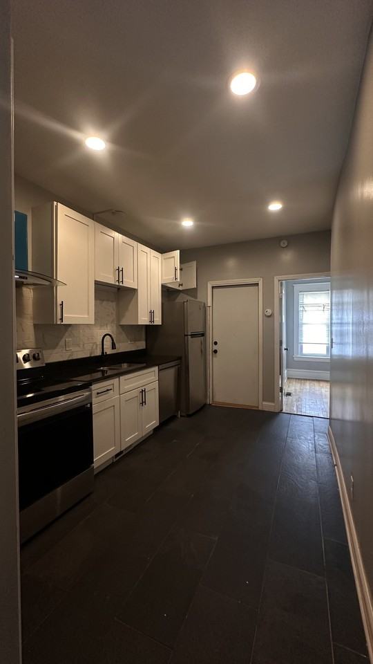 1143 15th Ave Se #2 - Photo 4 of 11