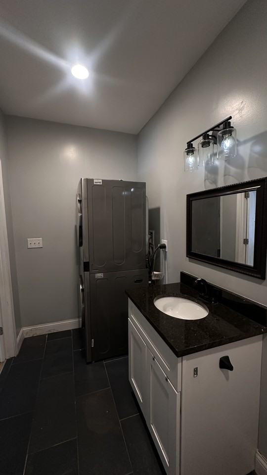 1143 15th Ave Se #2 - Photo 7 of 11