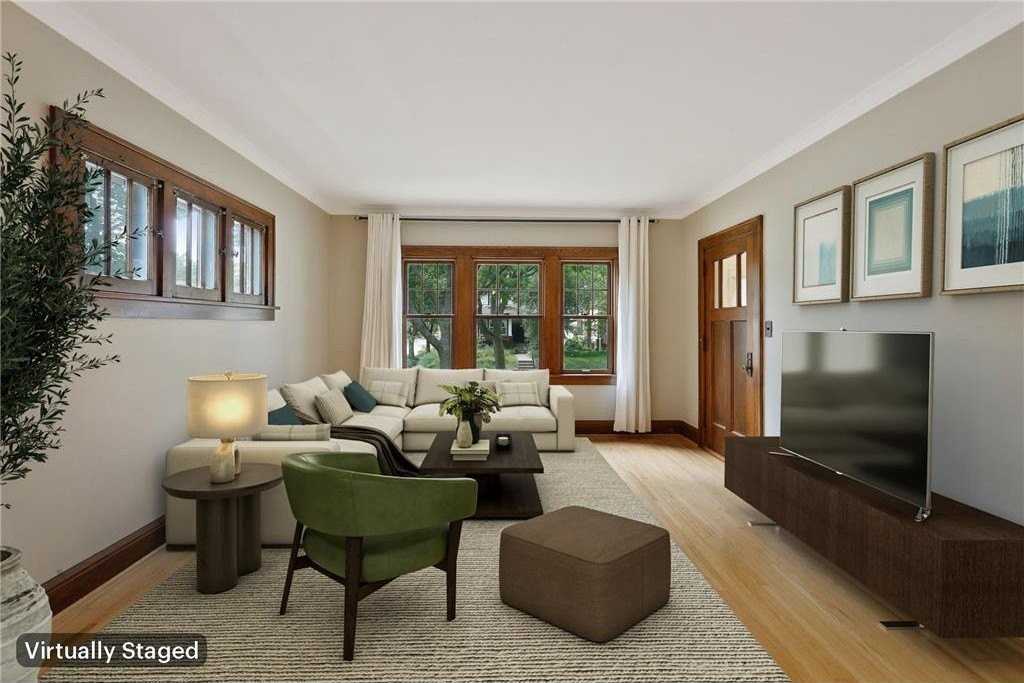 2301 Benjamin St Ne - Photo 3 of 20