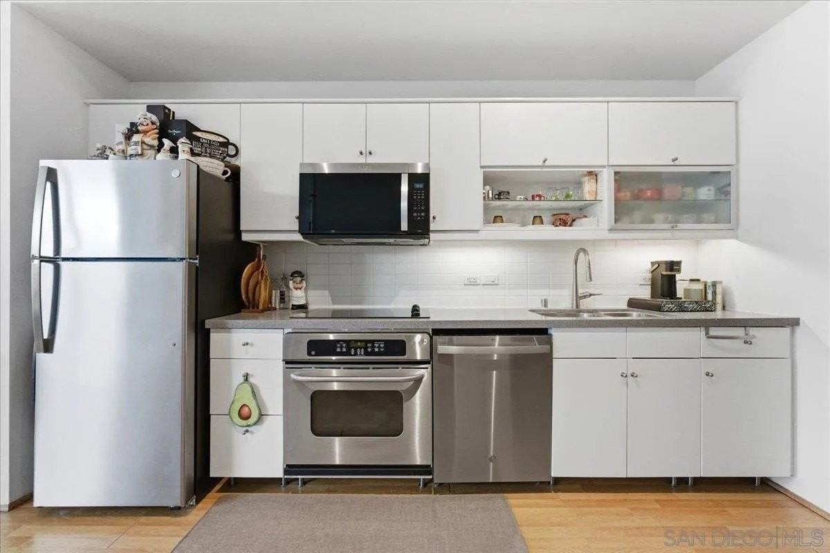 350 W Ash 711 - Photo 5 of 40