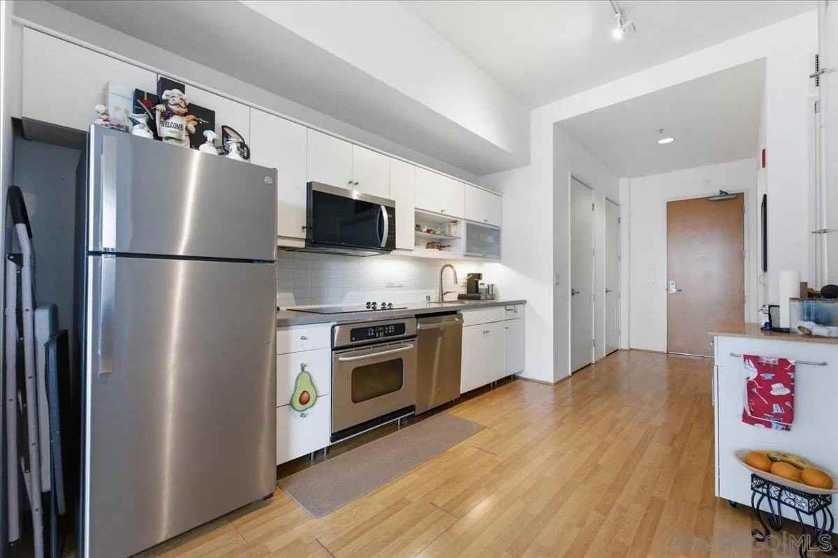 350 W Ash 711 - Photo 6 of 40