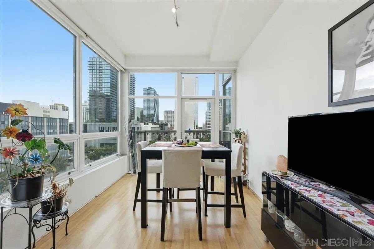 350 W Ash 711 - Photo 7 of 40