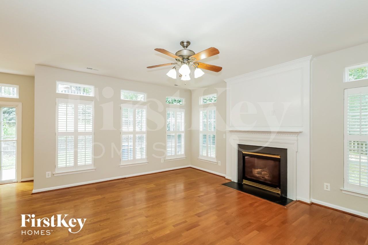 2108 Pineapple Ct - Photo 4 of 15