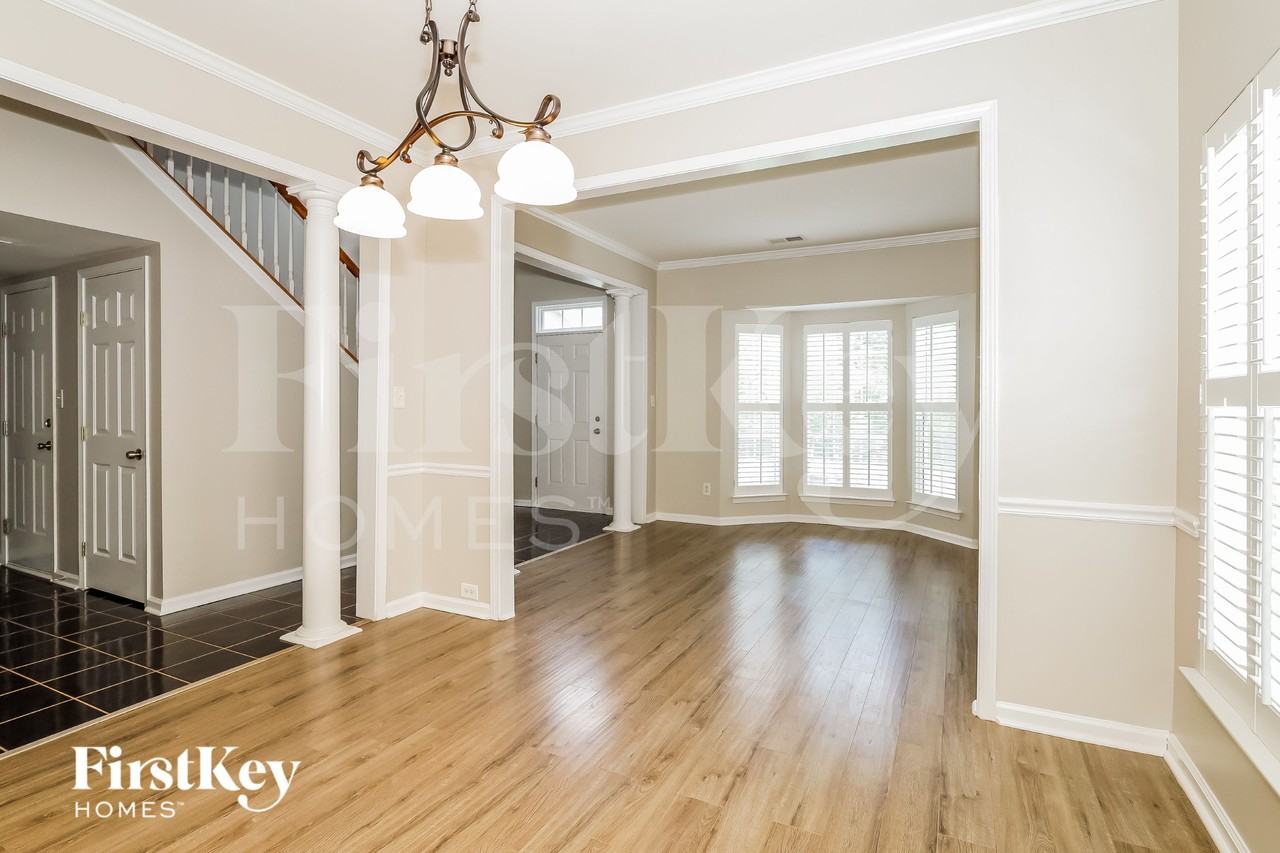 2108 Pineapple Ct - Photo 5 of 15
