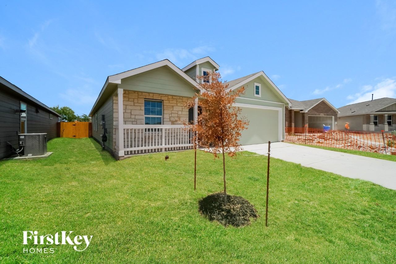 10723 Vinateros Dr - Photo 2 of 15