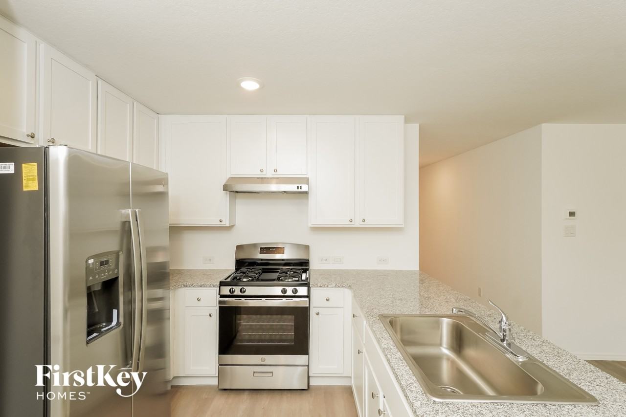 10723 Vinateros Dr - Photo 7 of 15