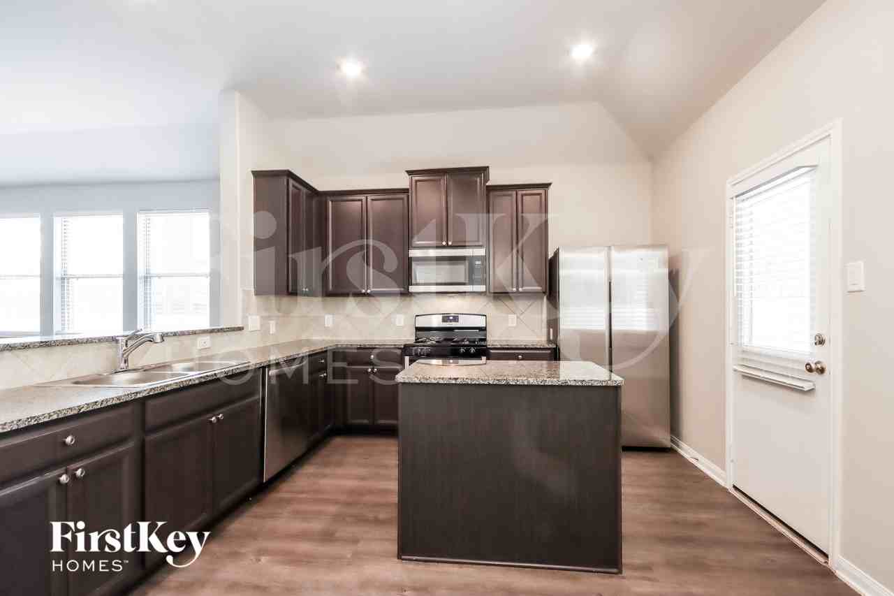 6197 White Oak Leaf Loop - Photo 6 of 18