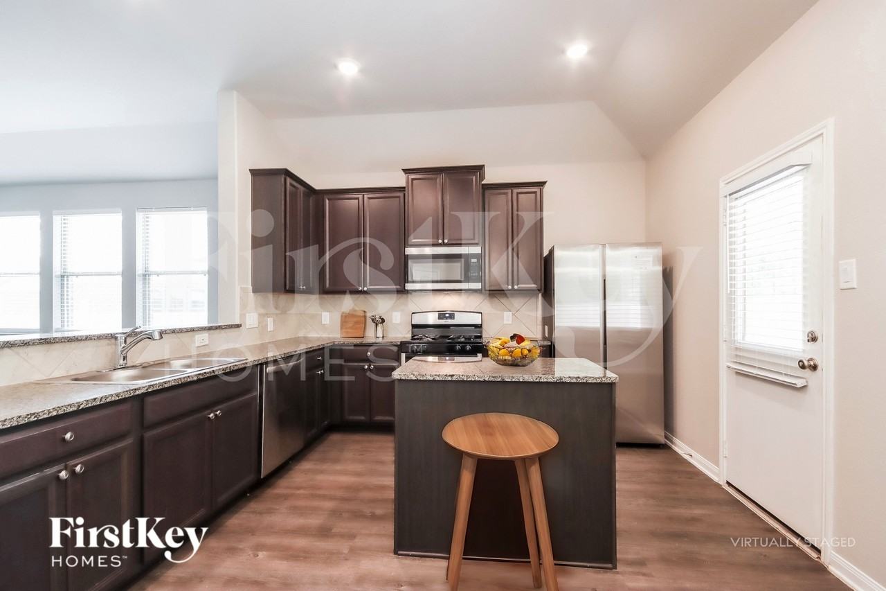 6197 White Oak Leaf Loop - Photo 7 of 18