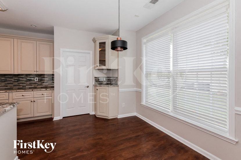 5786 Crimson Oak Ct - Photo 4 of 15