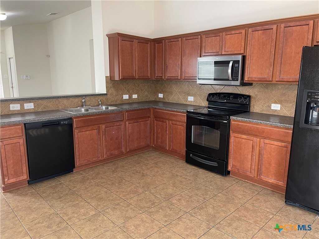 2137 Conner Dr - Photo 4 of 6