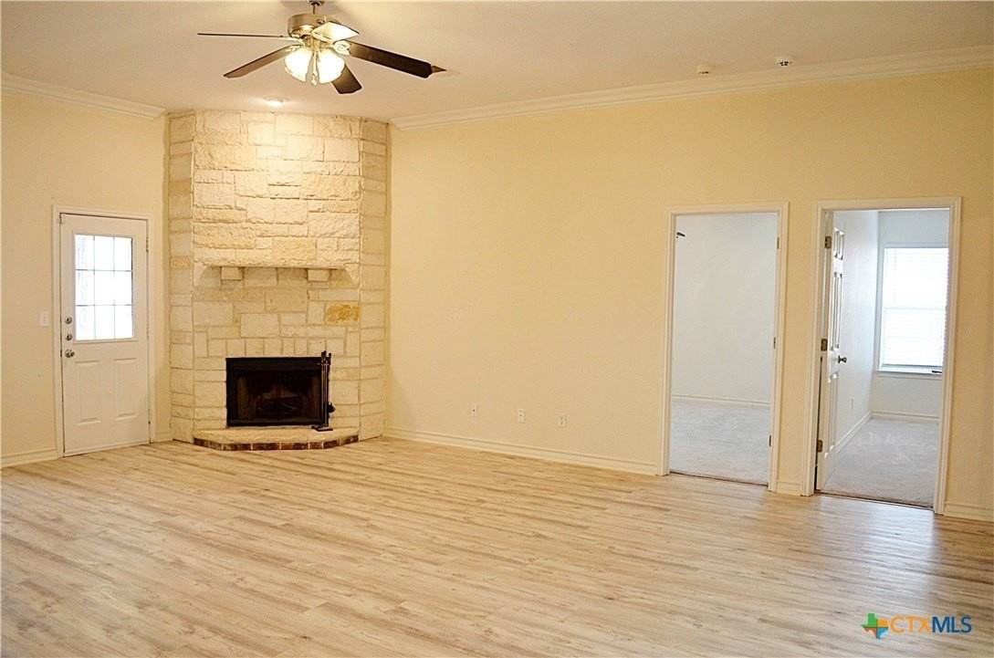 2105 Merle Dr - Photo 5 of 34