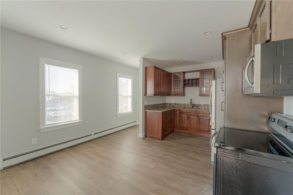 59 Fairlawn Ave Apt 3 - Photo 3 of 14