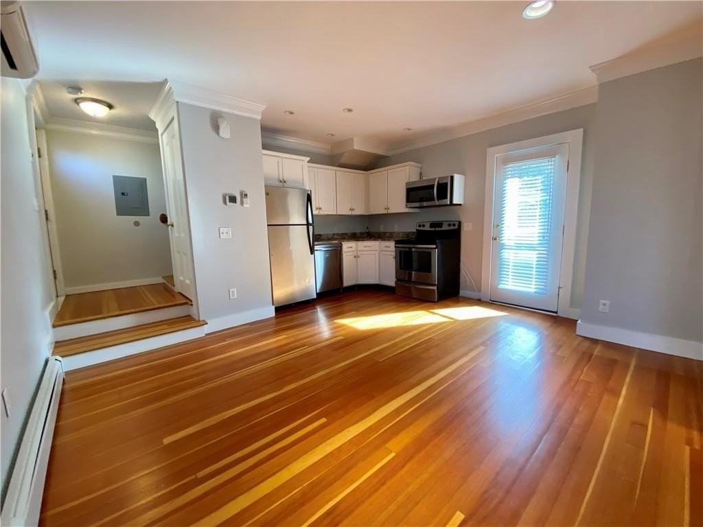 38 Mann Ave Apt B - Photo 3 of 15