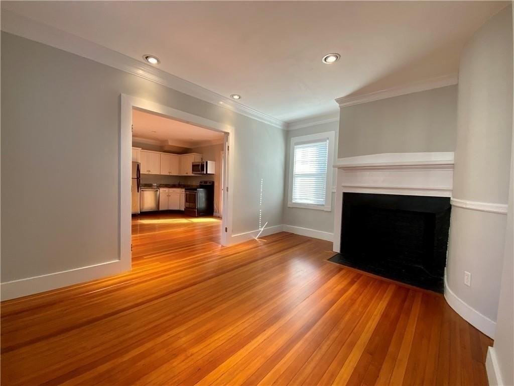 38 Mann Ave Apt B - Photo 4 of 15