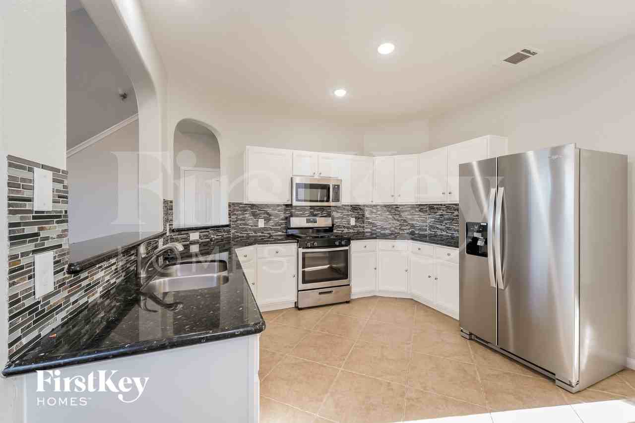 3806 Teal Maple Ct - Photo 5 of 15