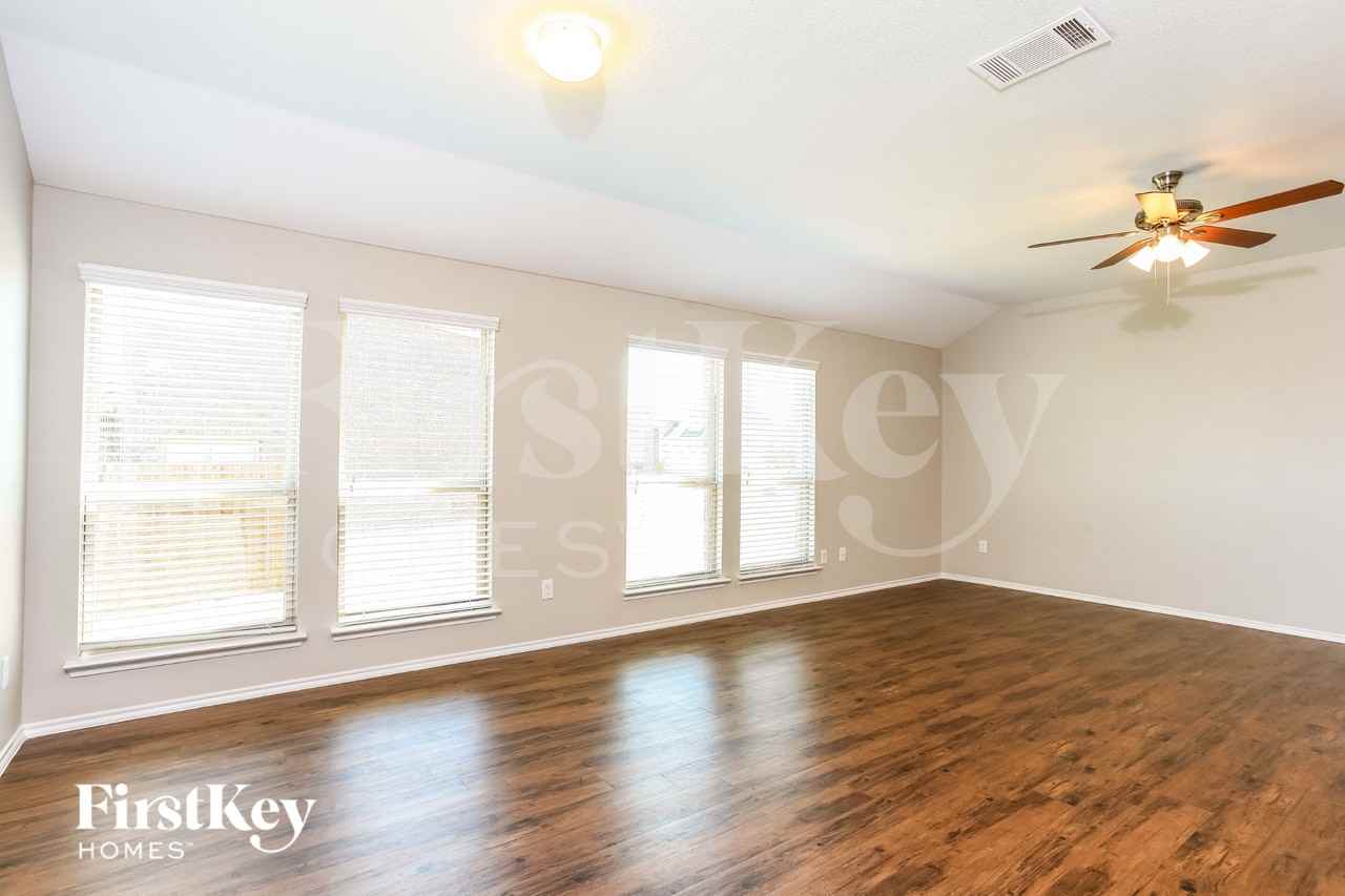 1404 Waco Turner - Photo 4 of 15