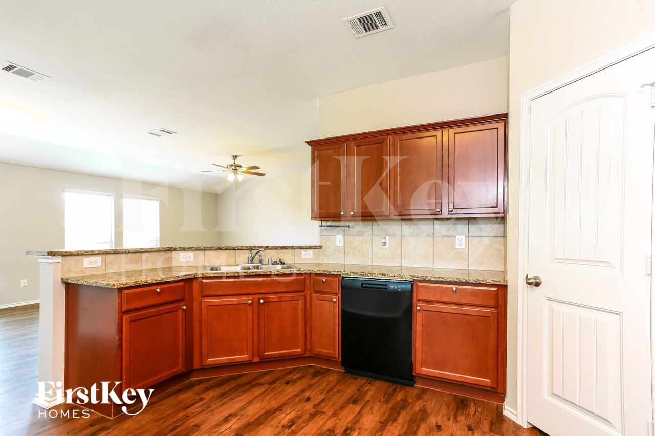 1404 Waco Turner - Photo 6 of 15