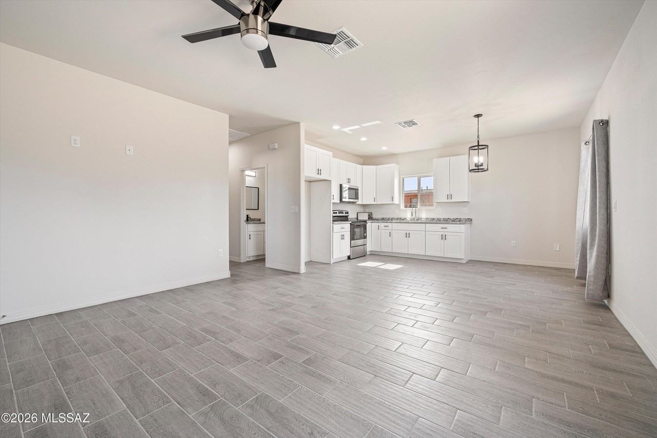 5405 S Masterson Ave Unit 2 - Photo 5 of 18