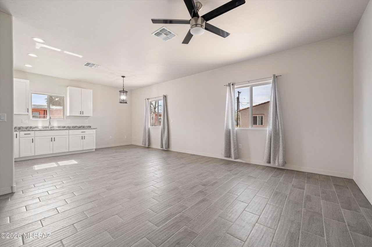 5405 S Masterson Ave Unit 2 - Photo 7 of 18