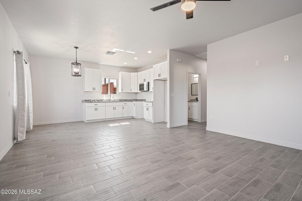 5405 S Masterson Ave Unit 1 - Photo 7 of 19