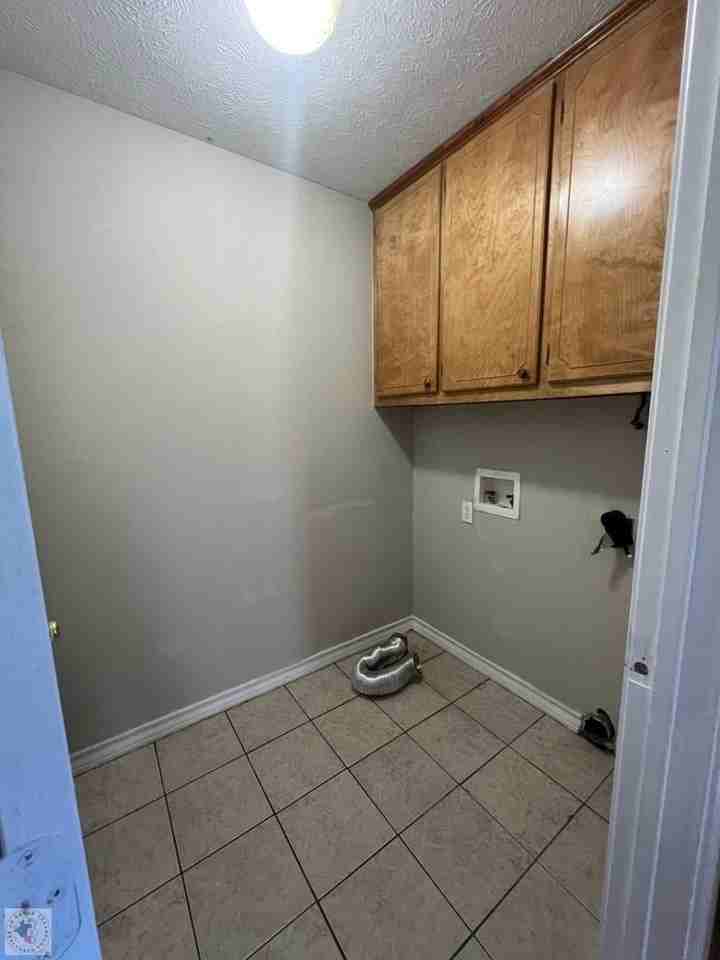 2841 Love Creek Dr - Photo 3 of 12