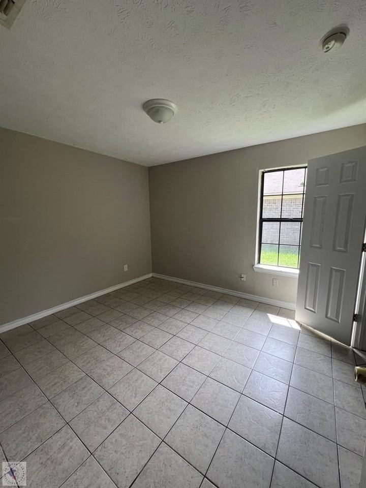 2841 Love Creek Dr - Photo 6 of 12