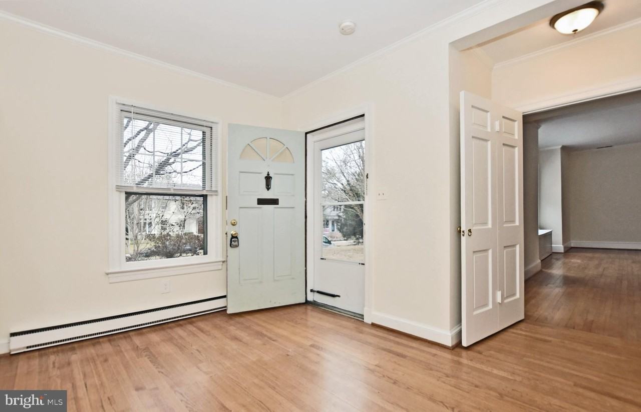 4509 Ellicott St Nw - Photo 4 of 37