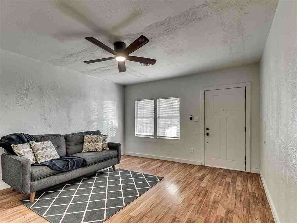 1229 N Meta St - Photo 2 of 25
