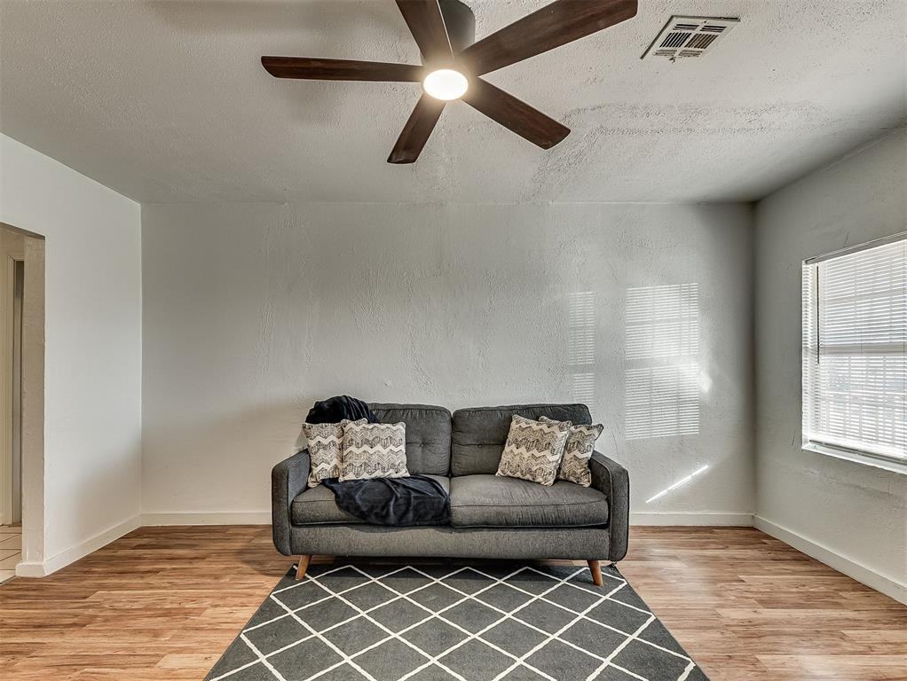1229 N Meta St - Photo 3 of 25